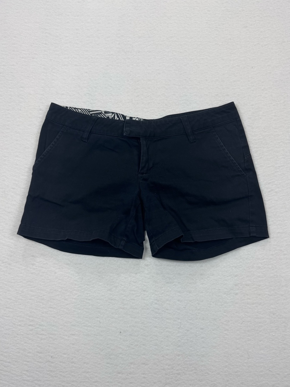 Volcom Black Low Rise Chino Shorts Y2K Skater Indie Size 1 / 25